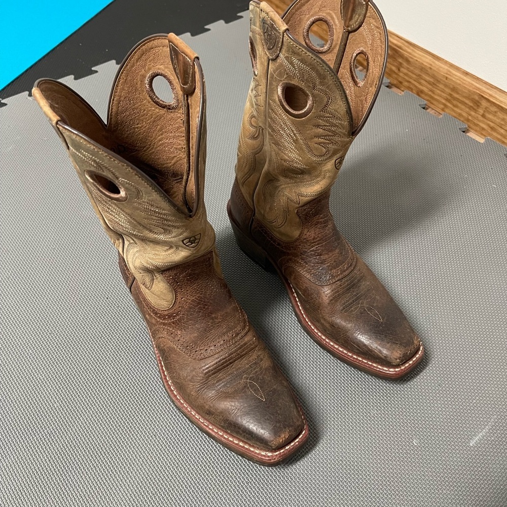 Ariat Heritage Roughstock Cowboy Boot